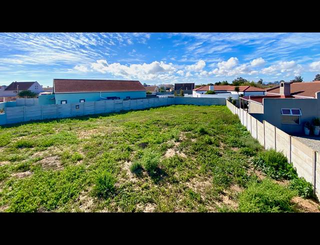532M² VACANT LAND FOR SALE IN PORT OWEN